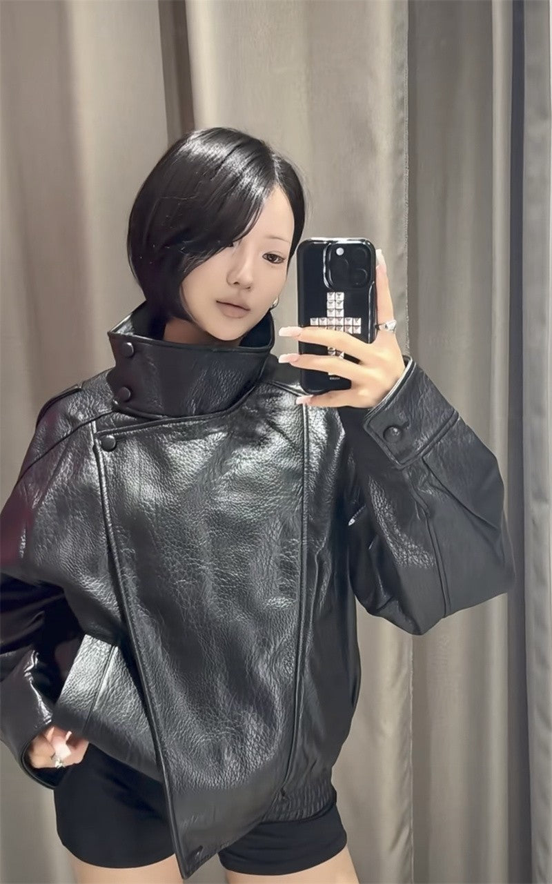 Jaqueta Feminina 2026 Outono Nova Preta Manga Longa Couro Sintético Texturizado Estilo Motociclista Personalidade e Moda