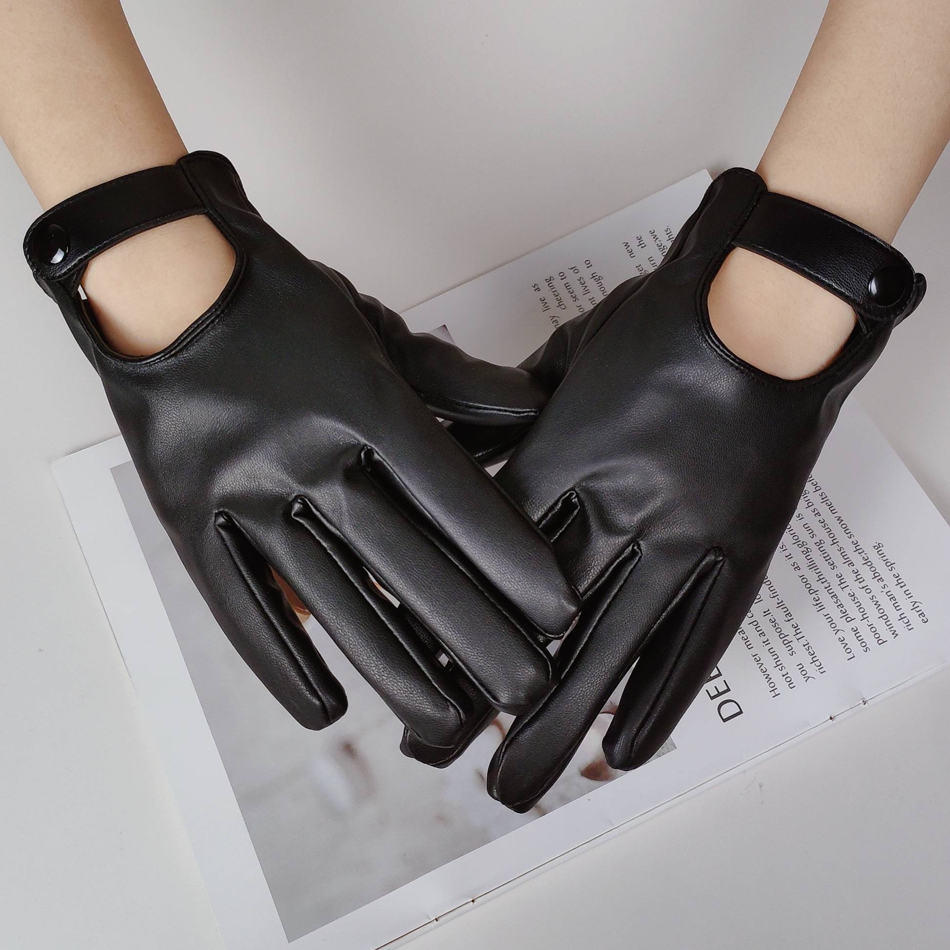 Camille Chain-Detail Touchscreen Gloves