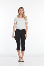 Pull On Black Capri Pant With Pockets