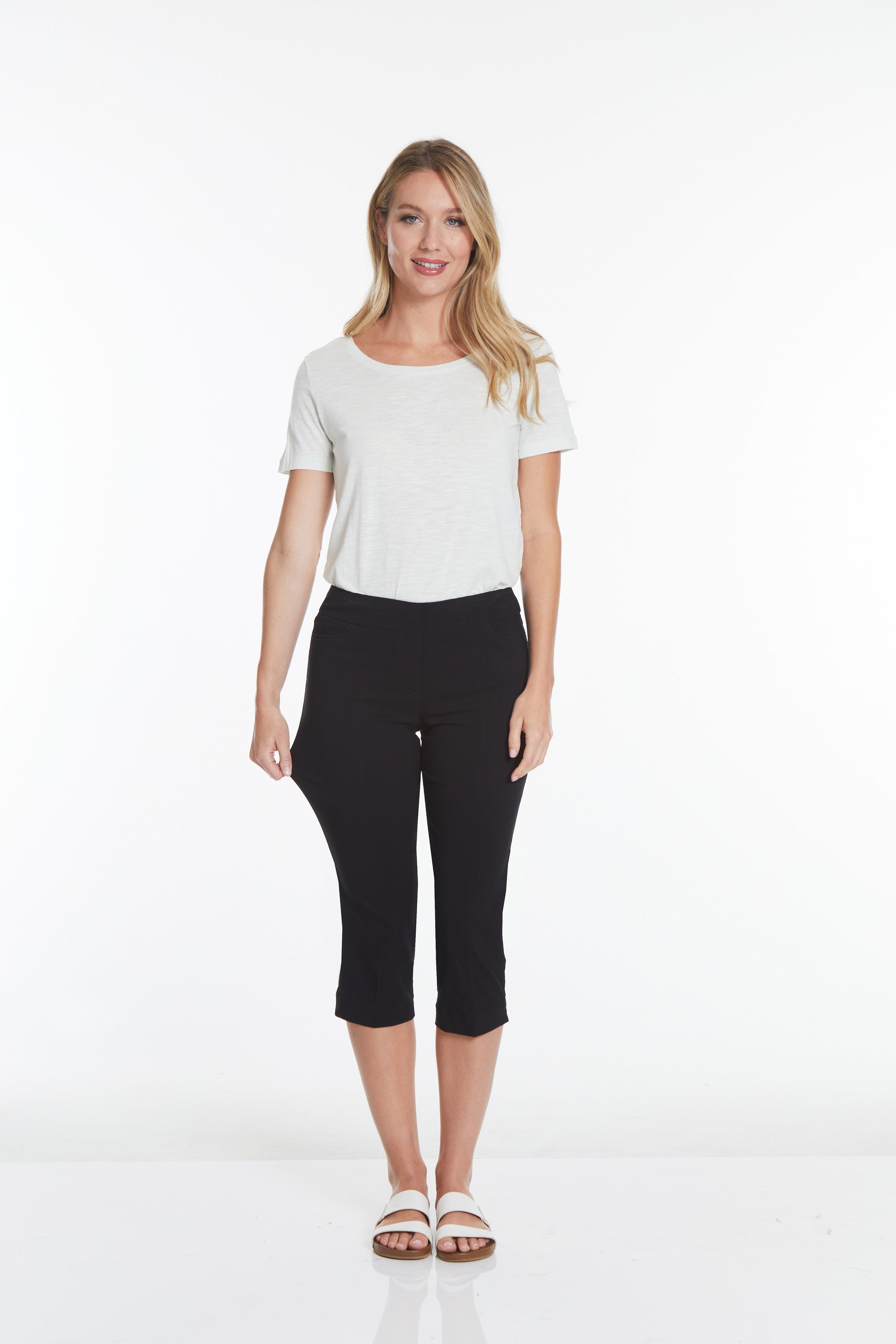 Pull On Black Capri Pant With Pockets