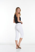 Plus Size White Pull On Capri Pants With Pockets