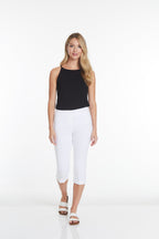 Pull-On White Capri Pants With Pockets