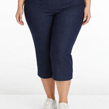 Plus Size Pull On Denim Capris With Pockets