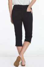 Pull On Black Capri Pant With Pockets