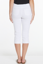 Pull-On White Capri Pants With Pockets