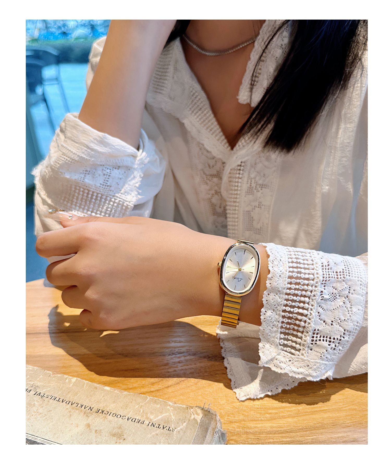 Amélie Gold Oval Watch