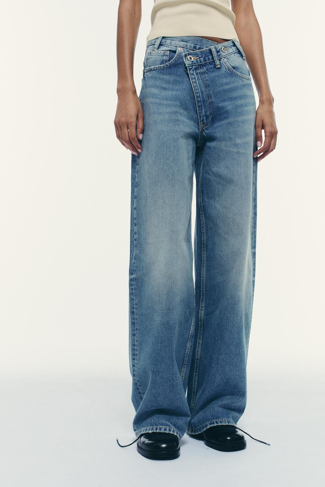 Ivy High-Waisted Double-Button Jeans