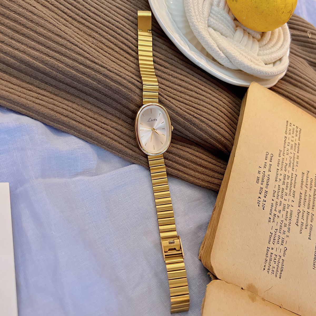 Amélie Gold Oval Watch